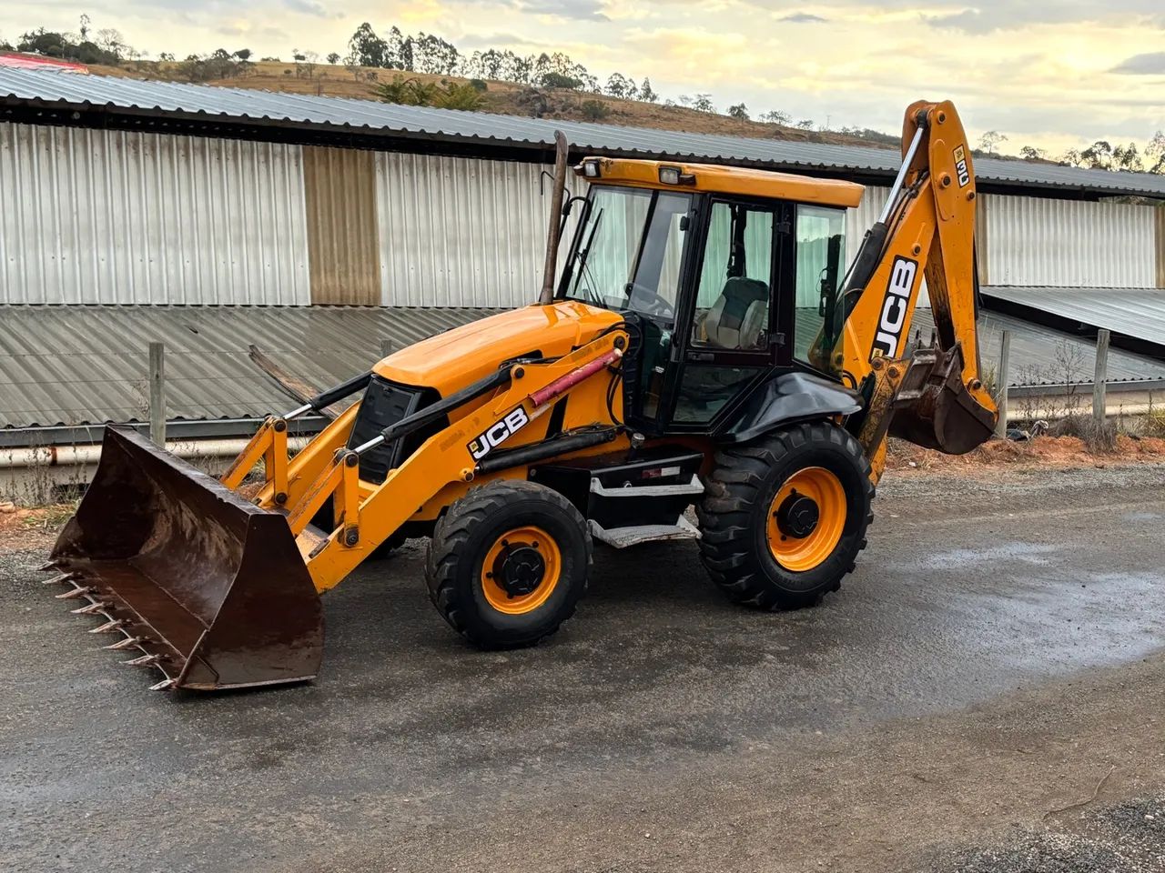 Retroescavadeira JCB - Foto 2