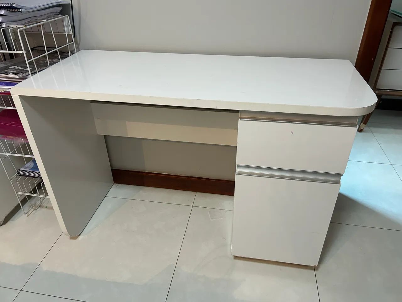 Escrivaninha MDF com Gaveta e porta