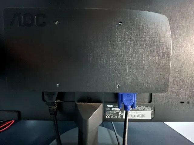 Monitor AOC 21.5" LED, Full HD, 60Hz, 5Ms, VGA, VESA, Widescreen - E2270SWHEN - Foto 3