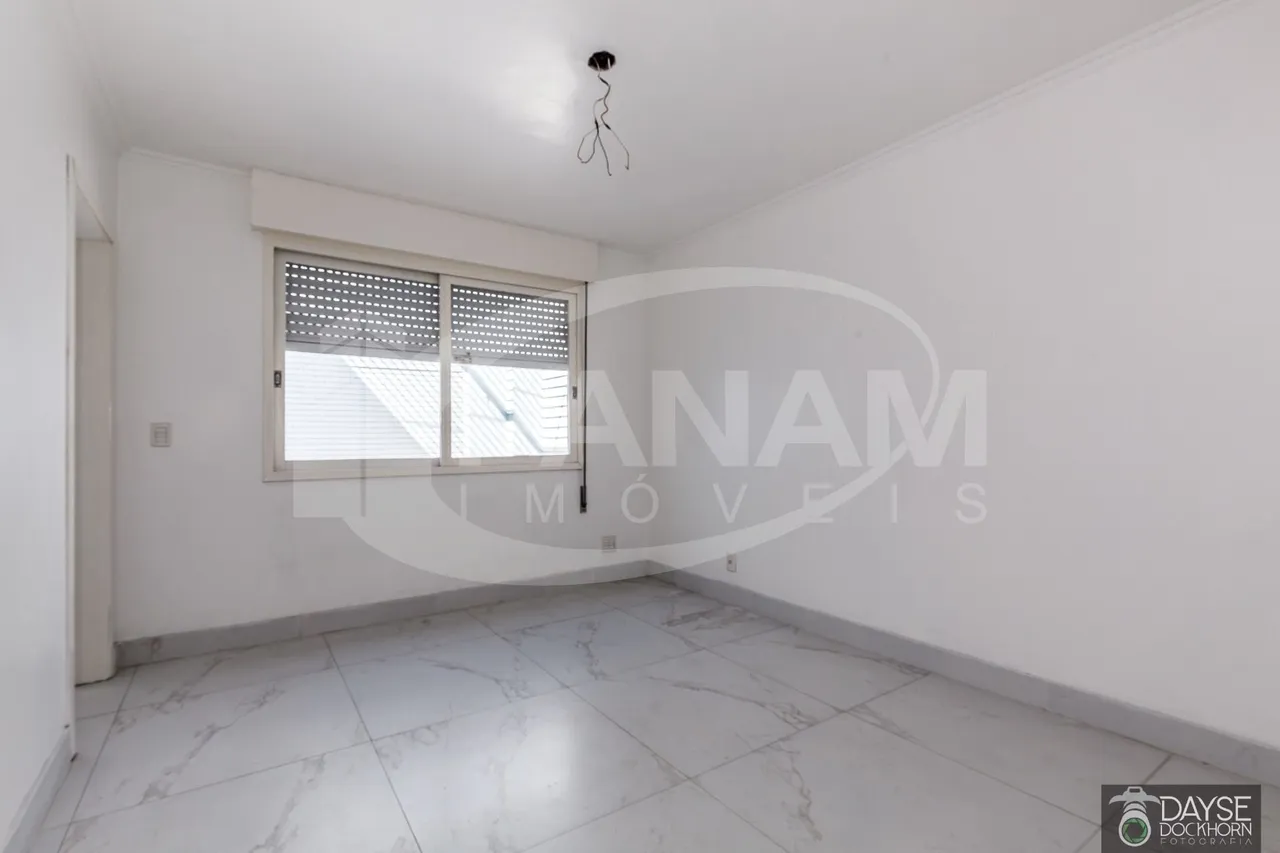 Casa/Sobrado em Sarandi com 165.45 m² , 3 quarto(s) , 1 suíte(s) , 2 vaga(s).
