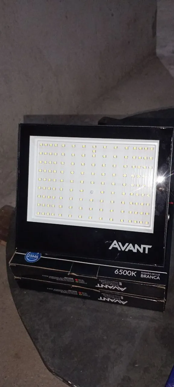 3 Refletores LED Avant 6500K 100w