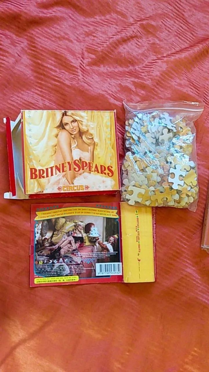 Britney Spears Circus chines com quebra-cabeça. - Foto 2