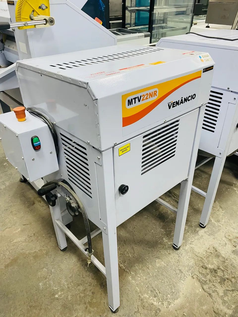 Misturela Venâncio 22Kg MTV22NR - Foto 2