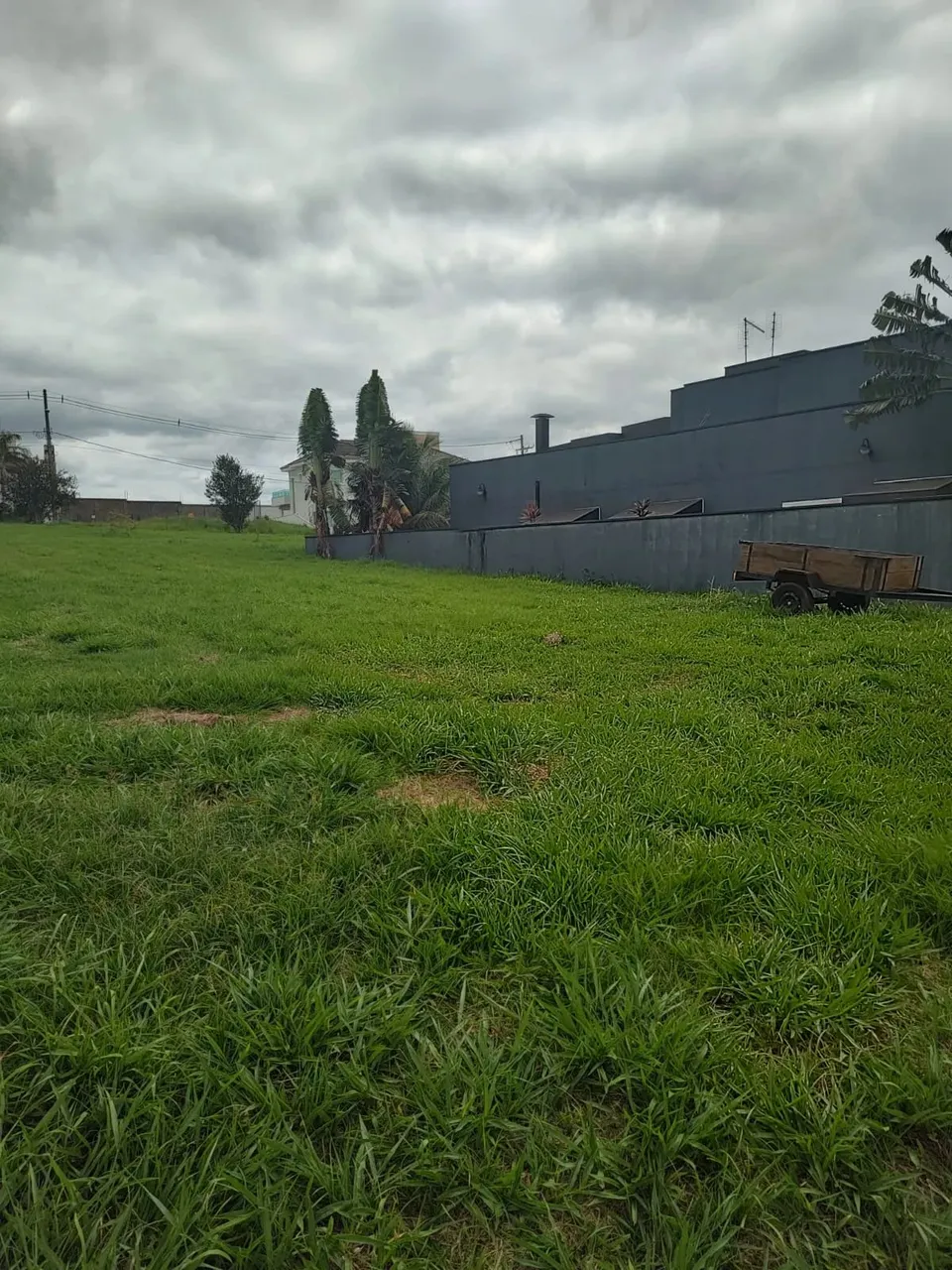 VENDO TERRENO NO CONDOMÍNIO PALMEIRAS IMPERIAIS EM SALTO-SP