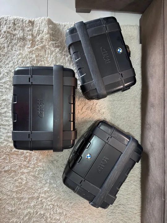 Baús laterais e top case Givi Trekker para moto - Foto 6