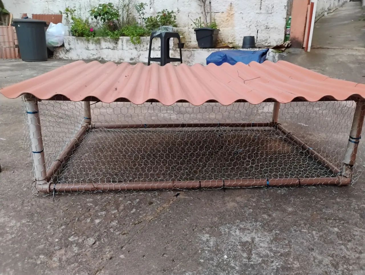 Viveiro para pintinhos e animais 