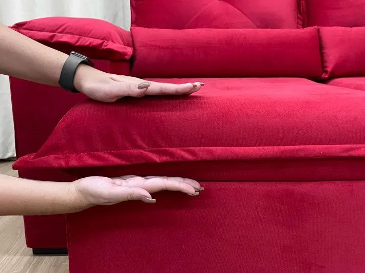 Sofá Retrátil 2 Lugares 2 Metros Veludo Vermelho Acari - Foto 4