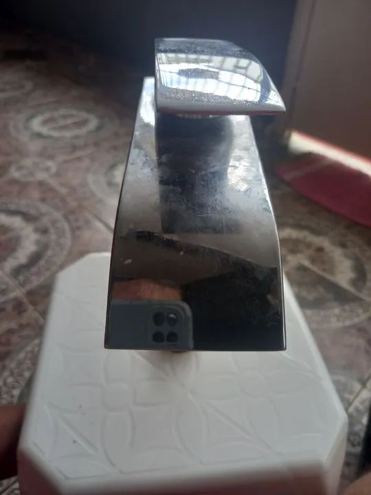 Torneira de Banheiro Cromada Inox.