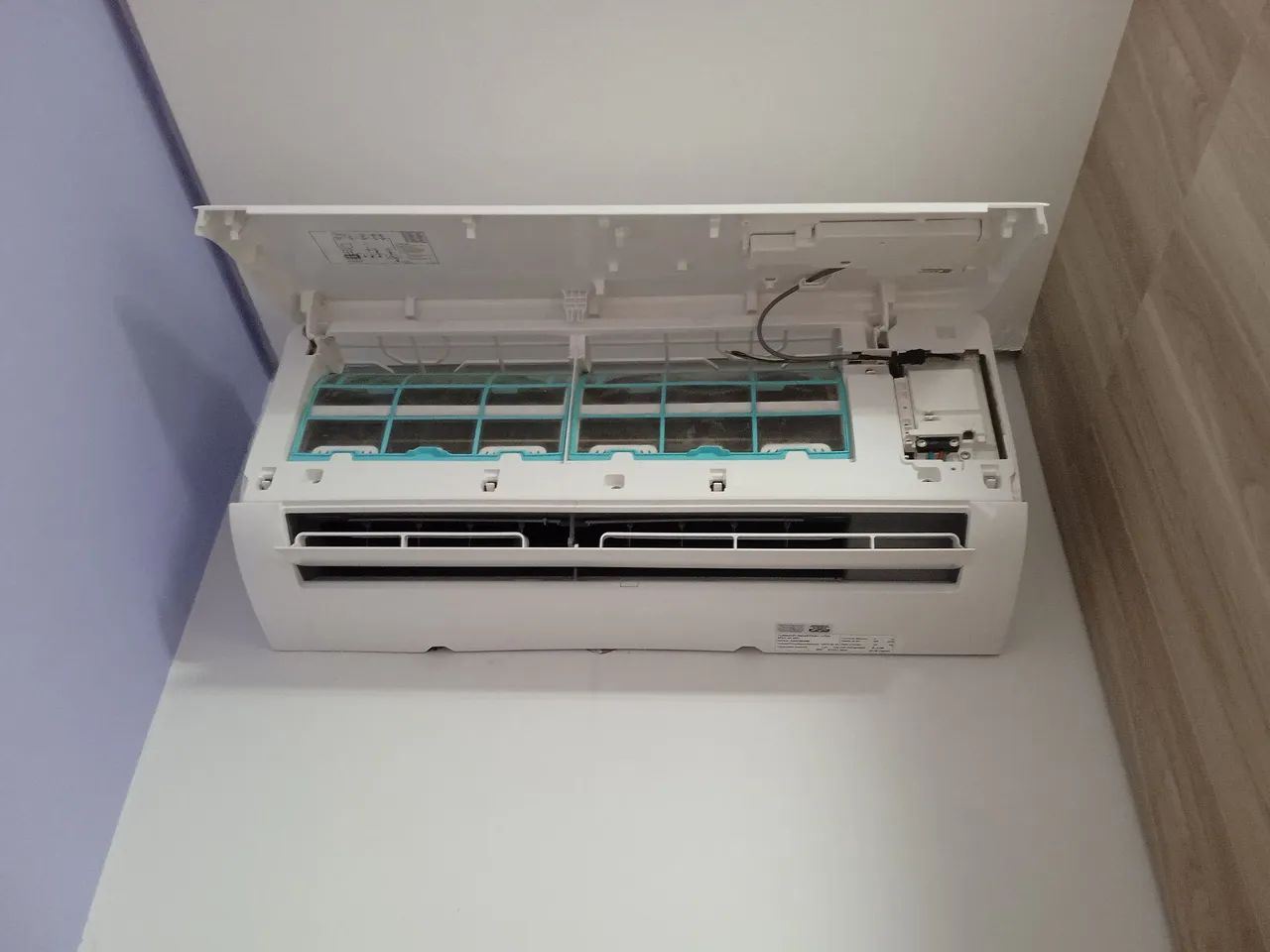 Manutenção e limpeza de ar condicionado 