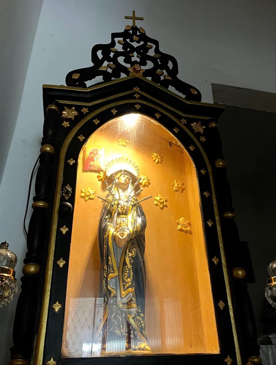 Oratório em madeira 
