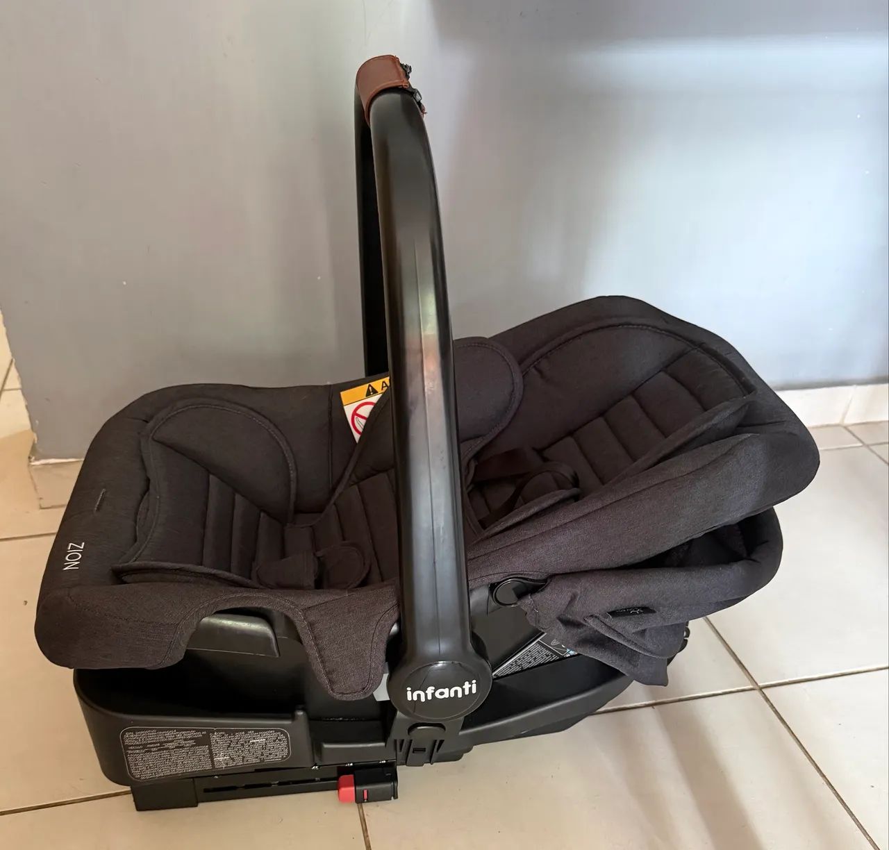 Bebê conforto Zion com base isofix