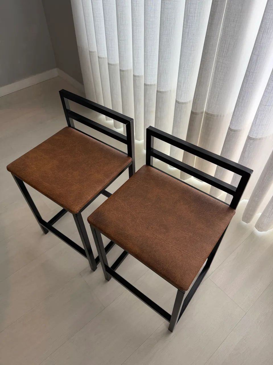2 banquetas baixas - Foto 2