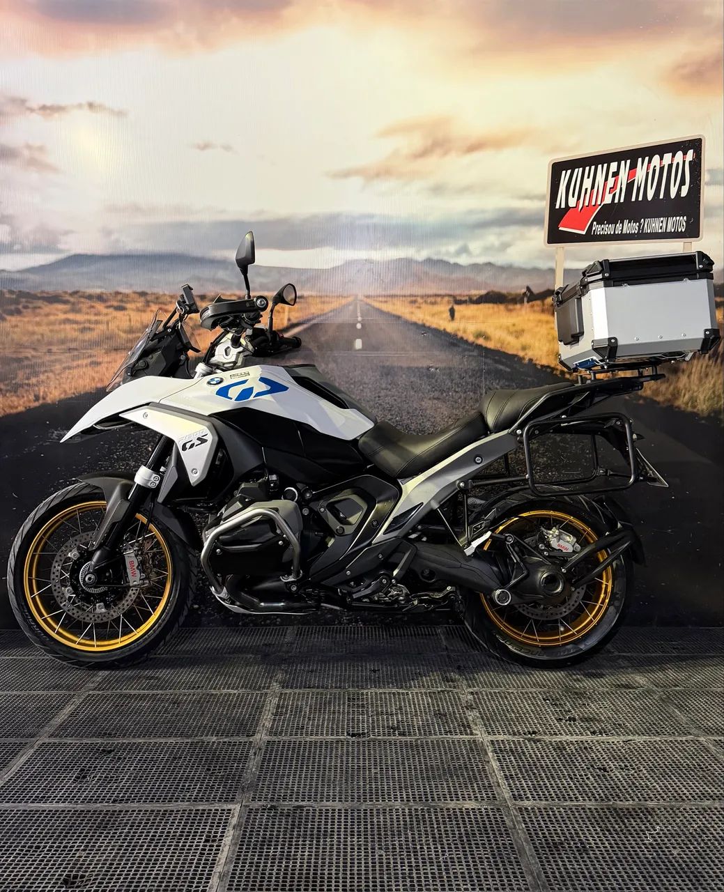 BMW R1300 Plus 2024 Apenas 7.700km  - Foto 4