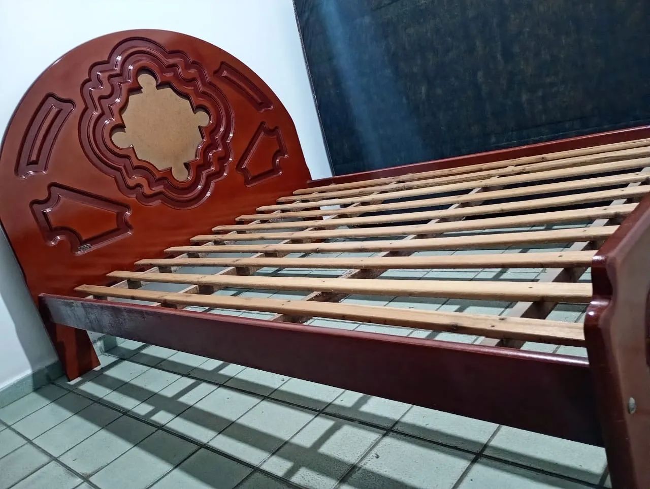 CAMA DE MADEIRA 