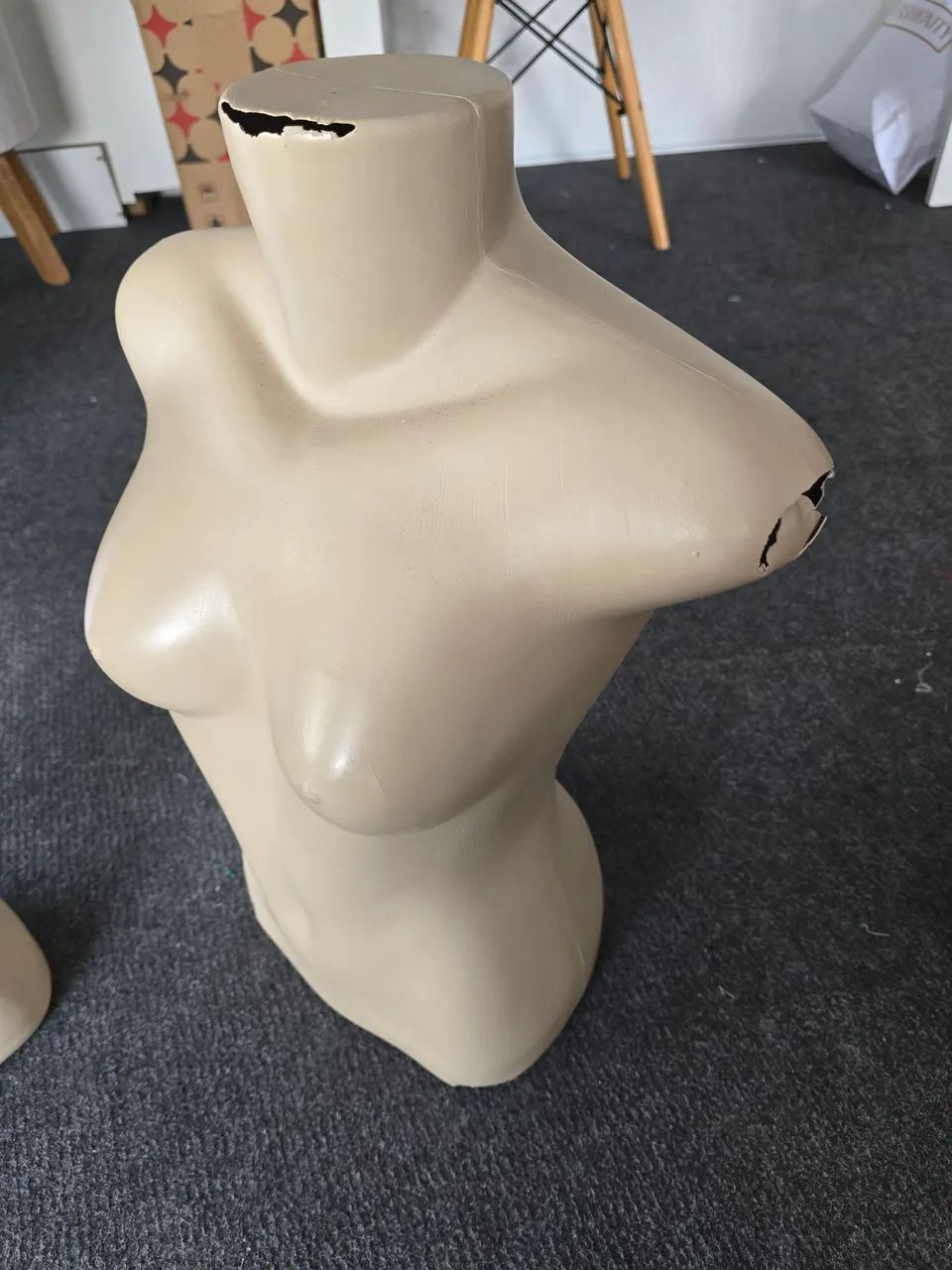 Busto de plástico  - Foto 3