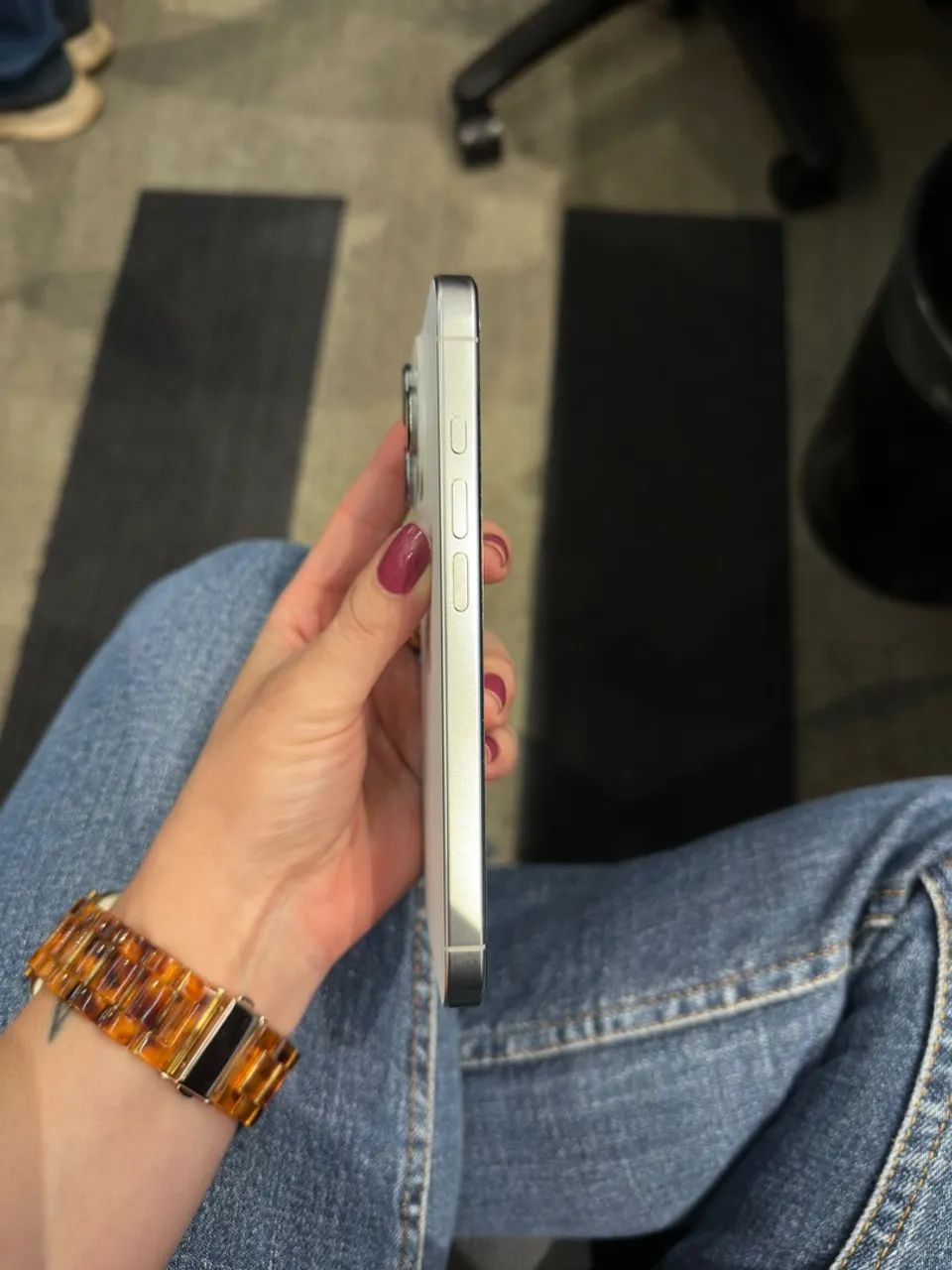 iPhone 16 pro 128gb  - Foto 2