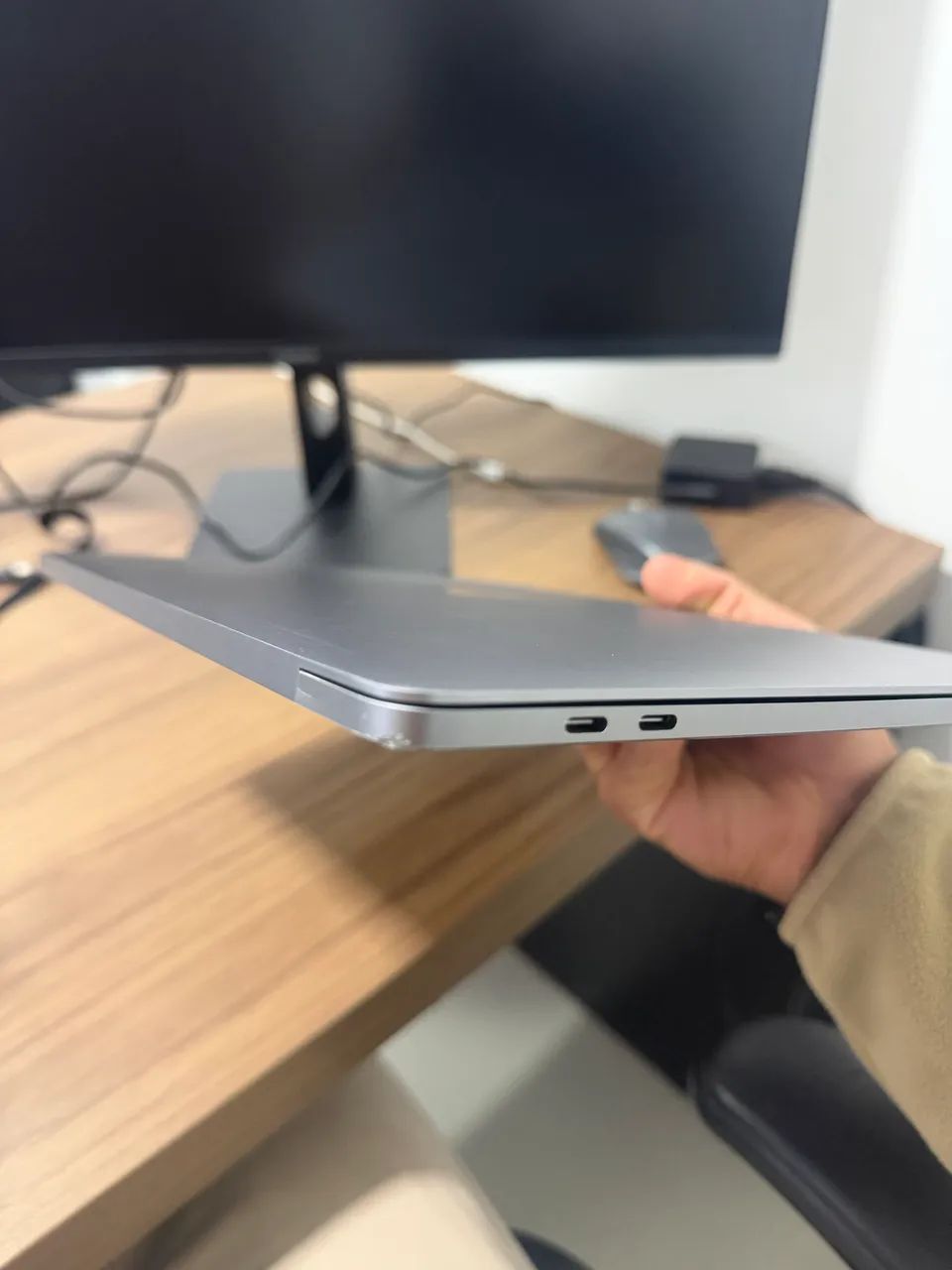 MacBook Pro 13? 2019 i5 2.4GHz | 8GB | SSD 512GB | Touch Bar