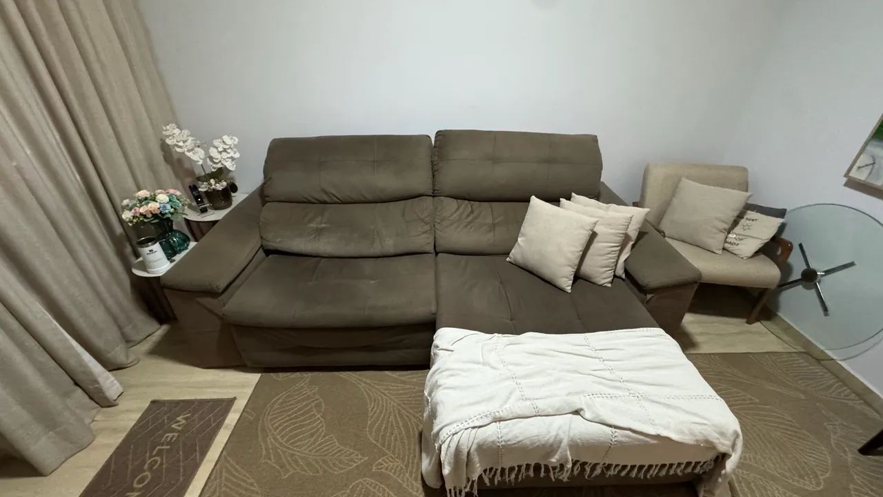 Sofá retrátil e reclinável 