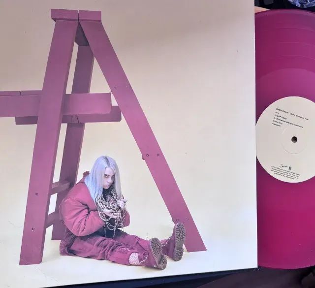 2 Vinis da Billie Eilish Importados - Foto 4