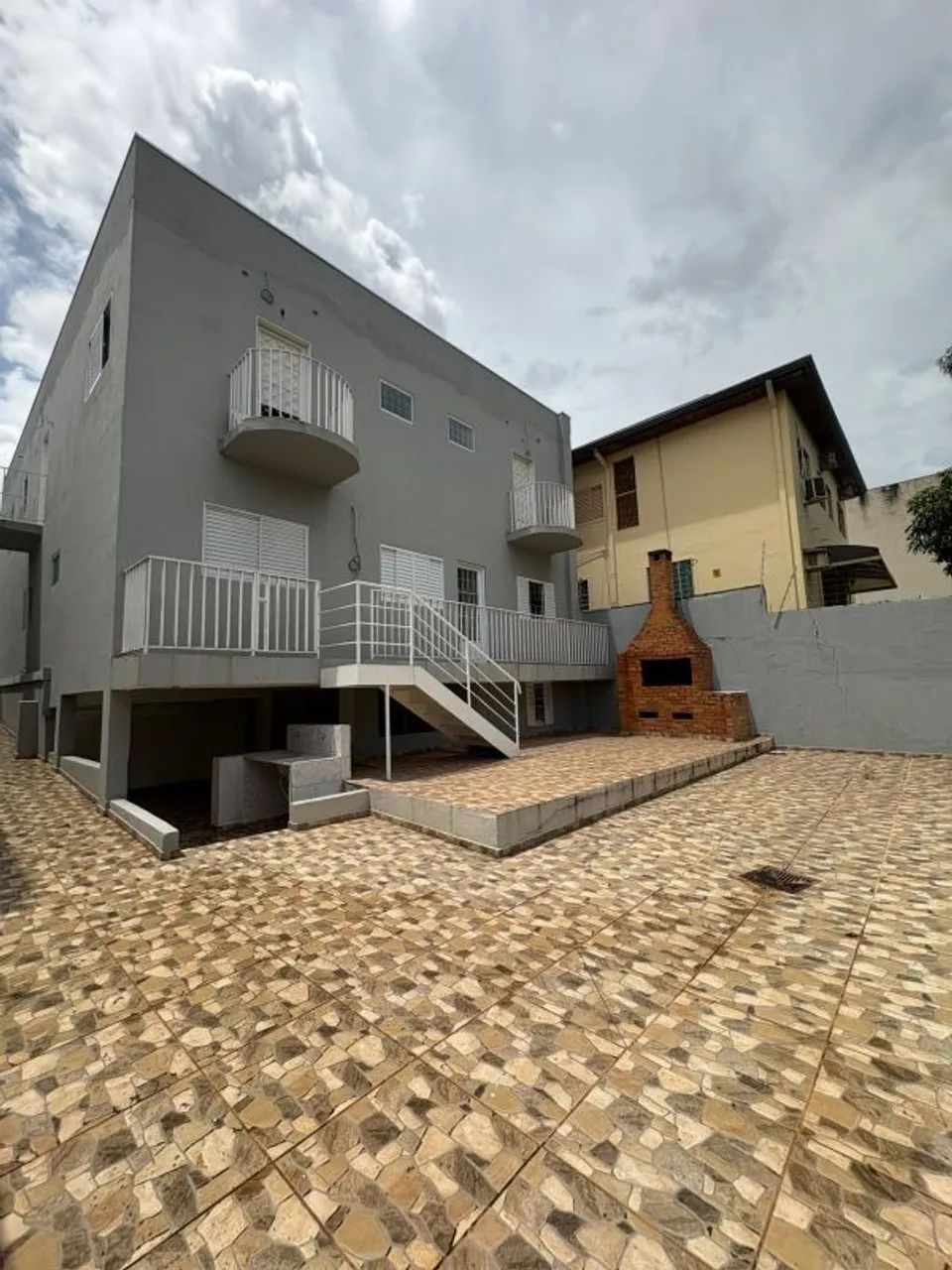 vende sobrado 6 quartos no pico do amor - Foto 5