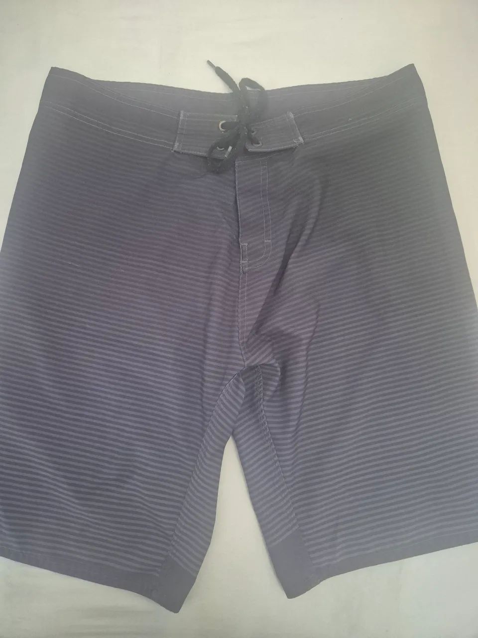 Bermuda d'Água Masculina Cinza Escura com Micro Listras