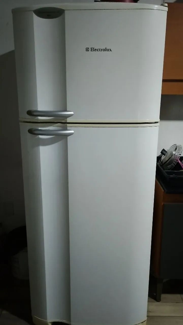  Vendo Geladeira Eletrolux  - Foto 2