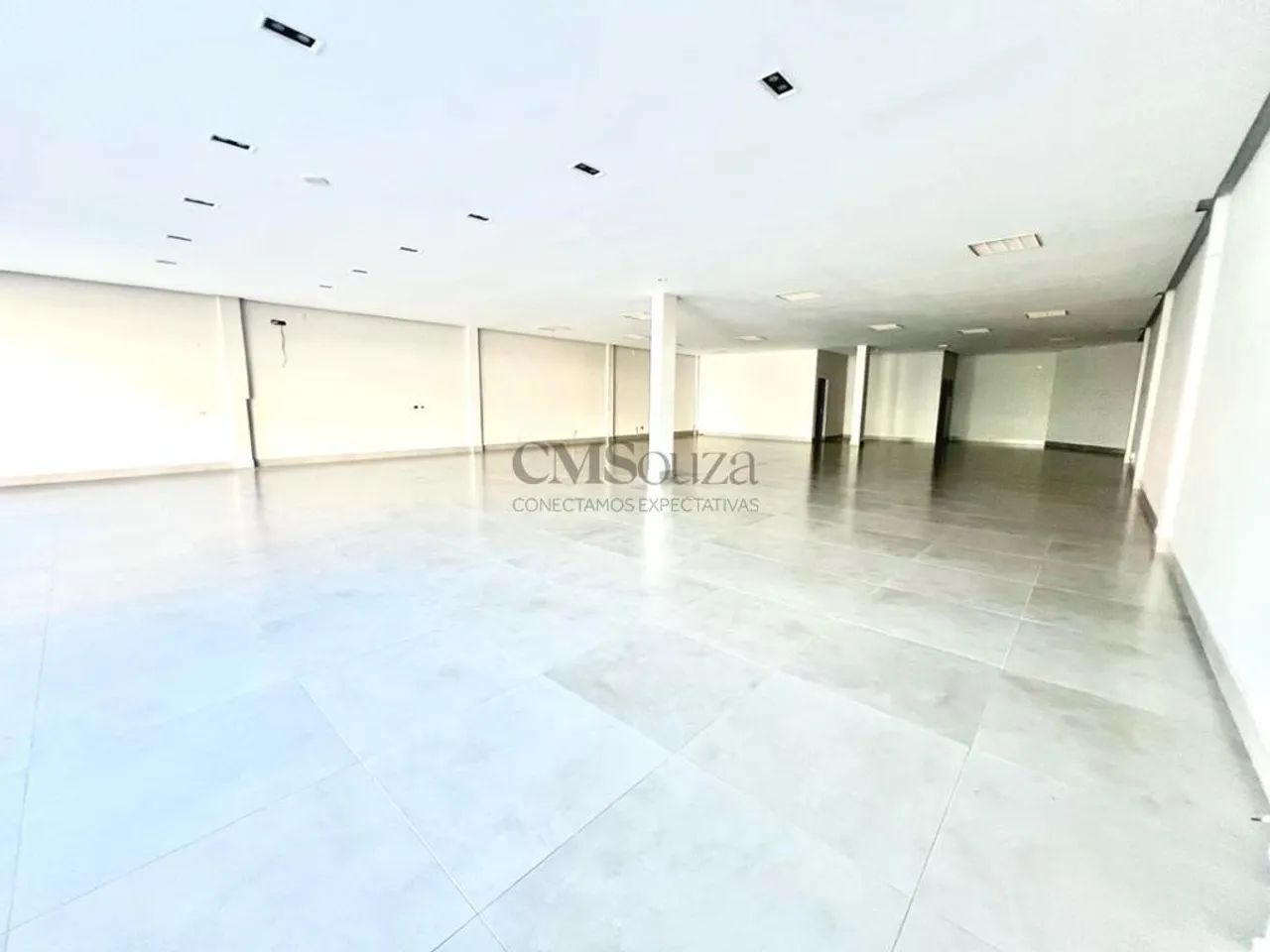 Loja para Locação em Londrina, Próximo à rua Ibiporã com 320 m²