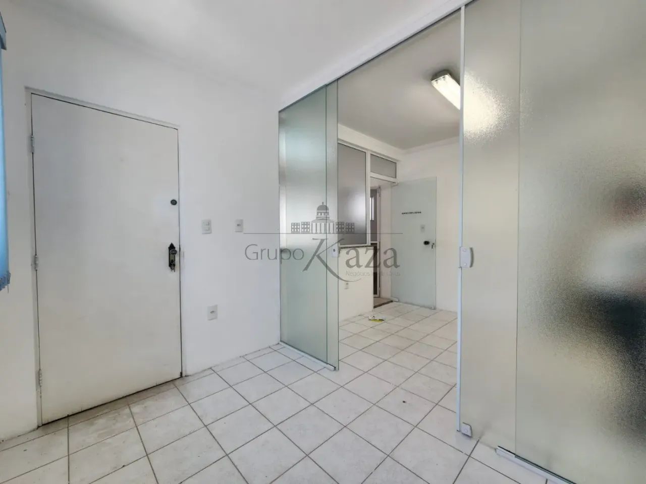 Casa Comercial - Bosque dos Ipês - 3 Dormitórios - 65,95m². - Foto 2