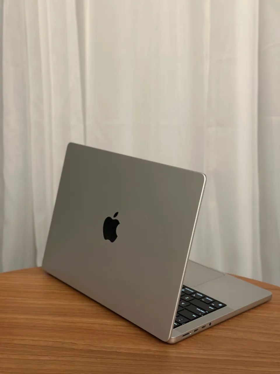 Apple Macbook Pro M1 Pro 16gb 512gb 14 Pol. Prata - Notebooks