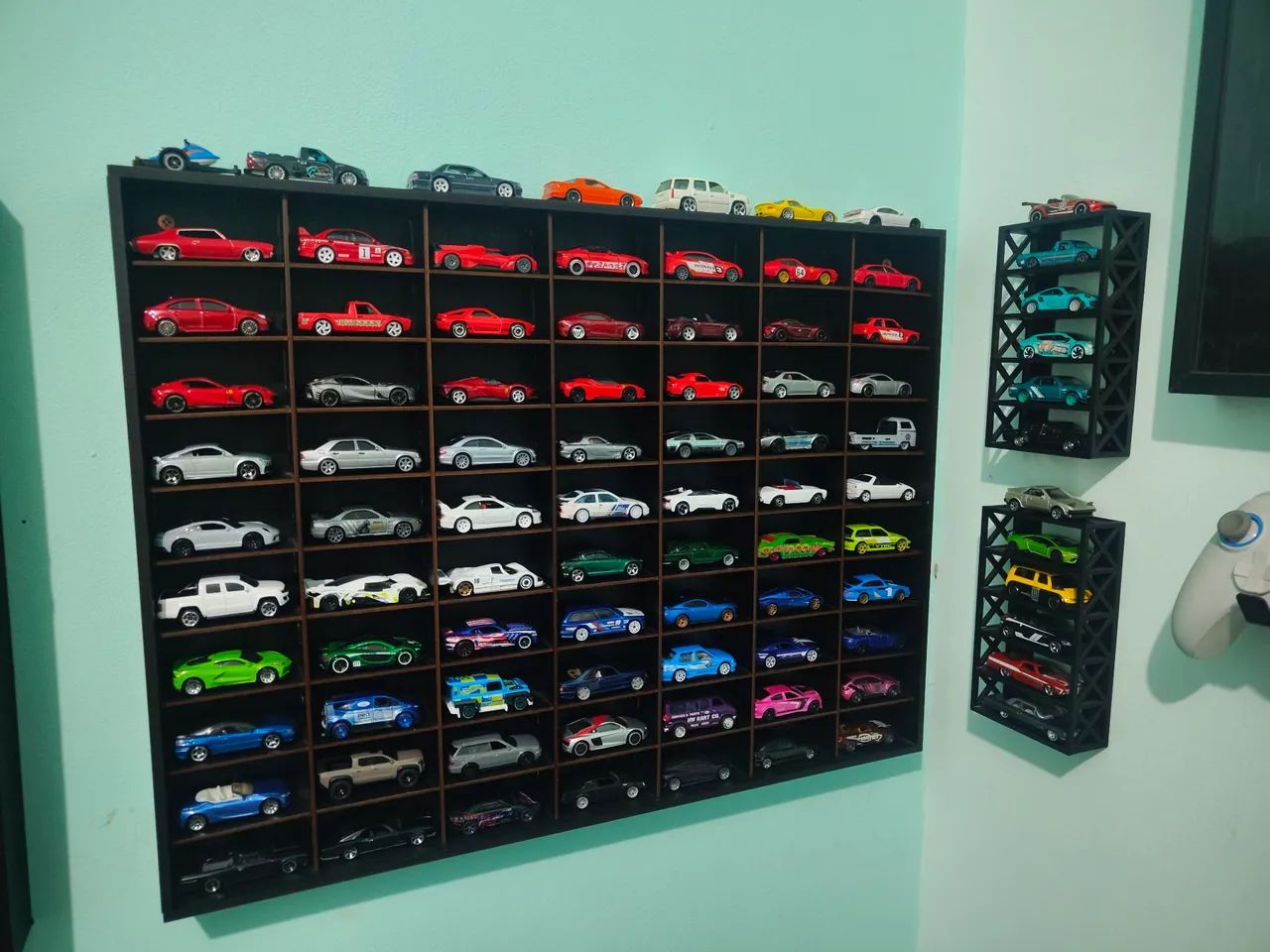 COLEÇÃO HOTWHEELS COM 203 CARRINHOS E EXPOSITORES. - Foto 2