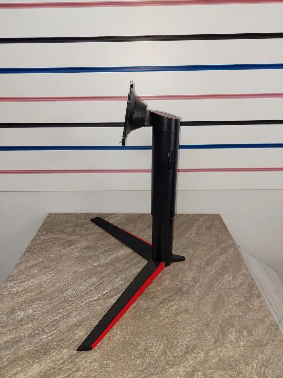 Suporte pedestal articulado para monitor de 10 a 24 polegadas  - Foto 3