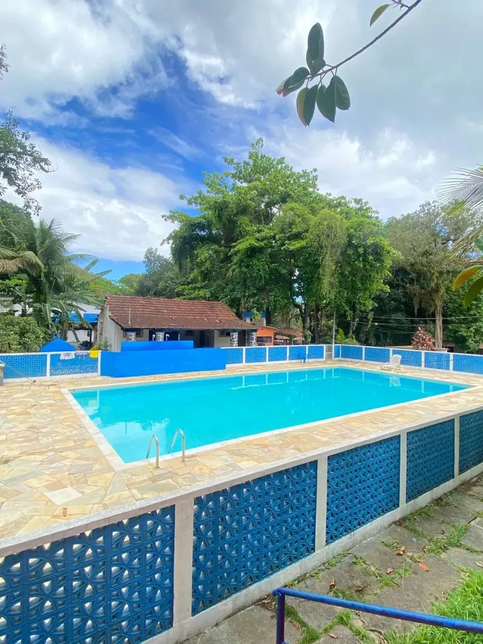 Alugo Flat em Vargem Grande