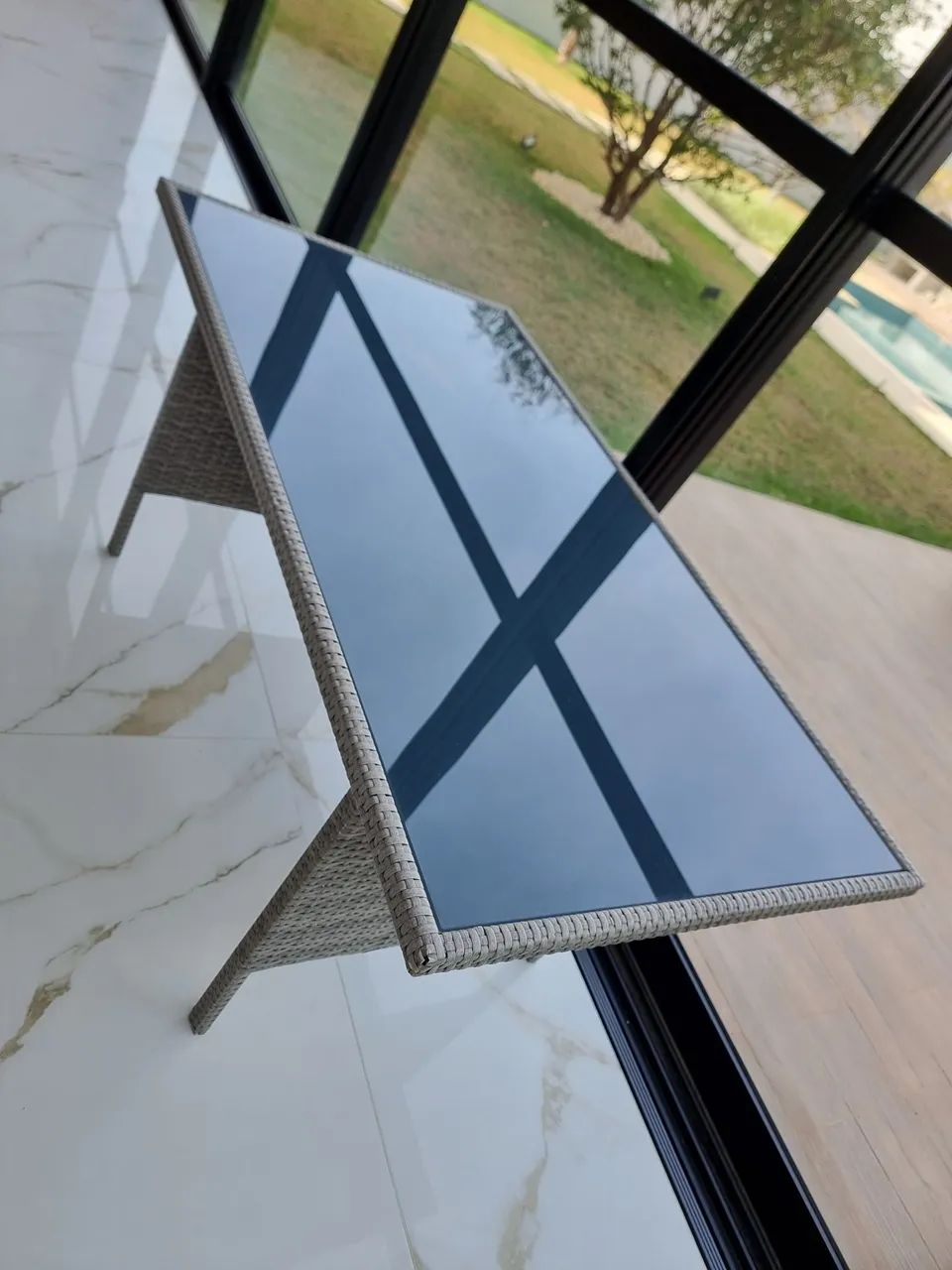 Vendo mesa com tampo de vidro - Foto 4
