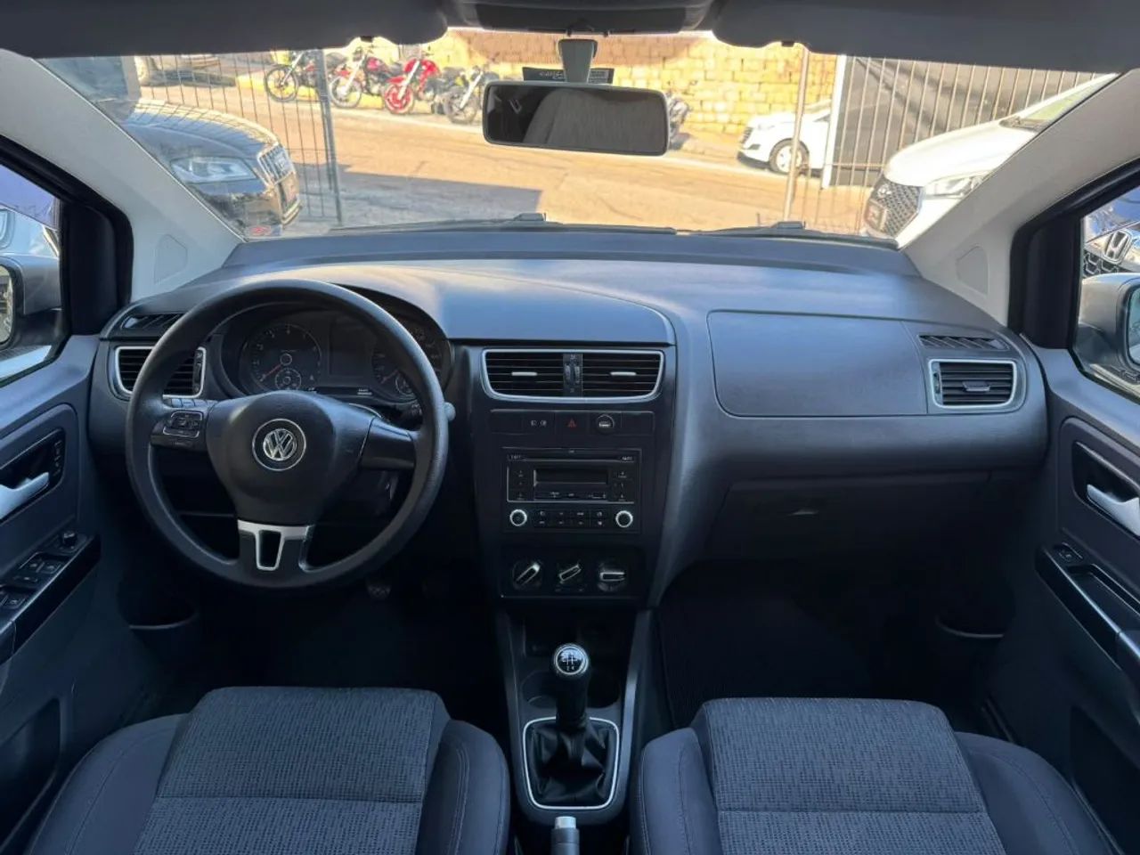 Volkswagen Fox 1.0 MI Total Flex 8V 5P 2013 - Foto 5