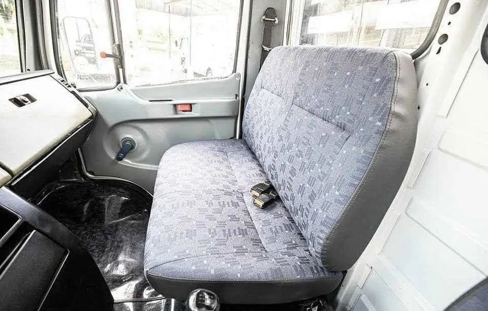 Mercedes-Benz 710 ano 2006 - Foto 4