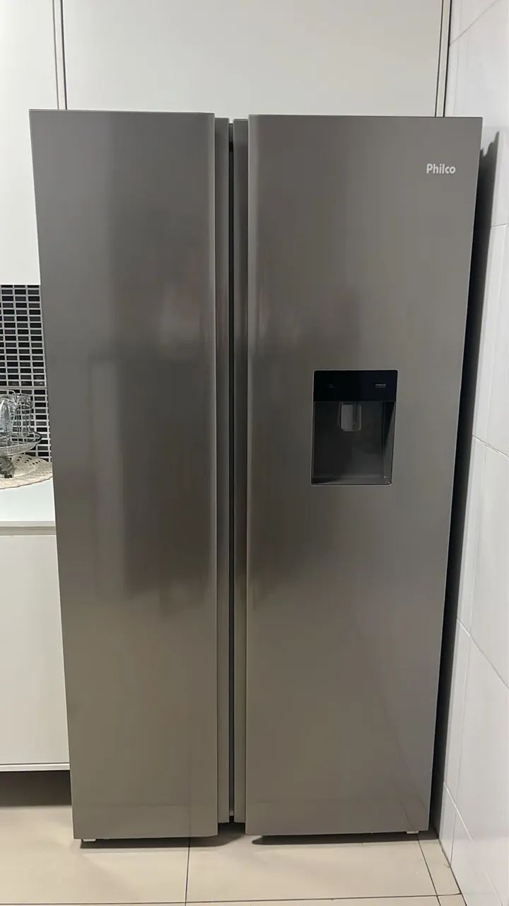 Vendo Geladeira Nova inox 