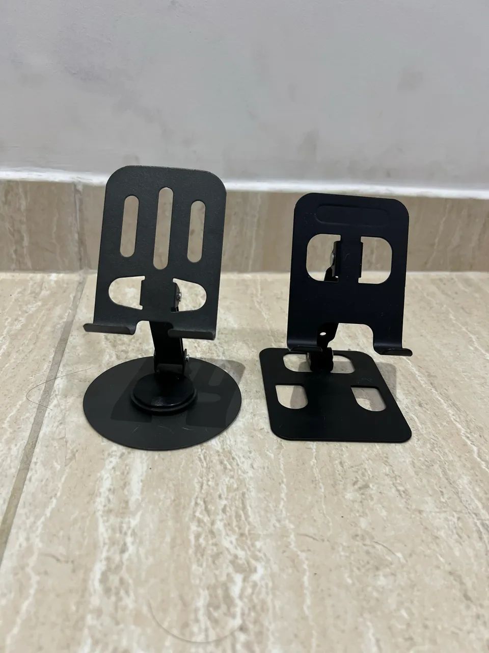 Suporte de Celular de Mesa em Metal - Foto 2