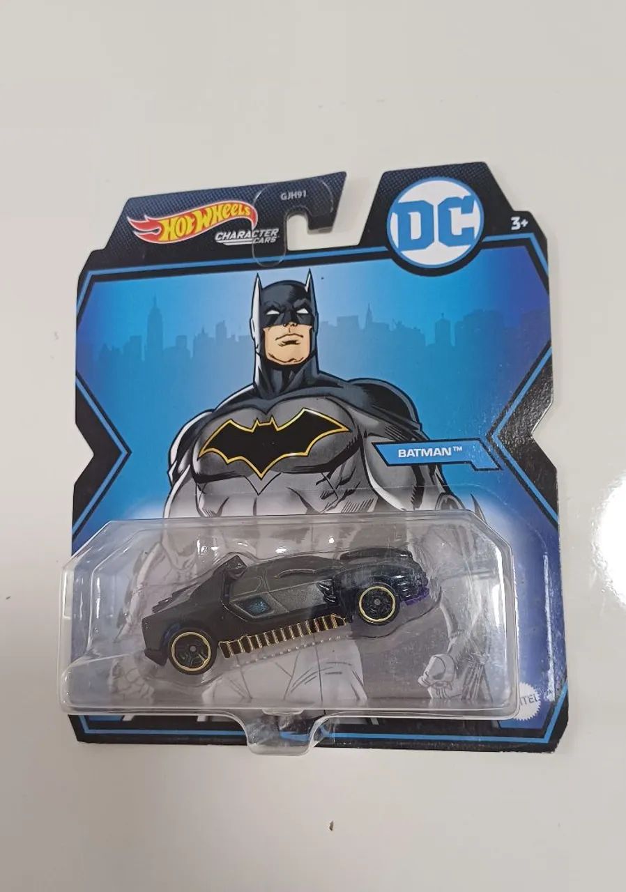 Hot Wheels DC Comics Batman Character Car (modelo GJH91) da Mattel. 