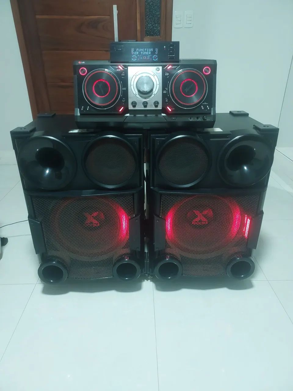 Mini system LG 9730, 2.500W de potência 