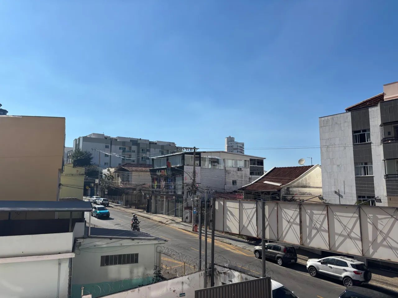 Apartamento mobiliado com varanda para locação - Foto 5