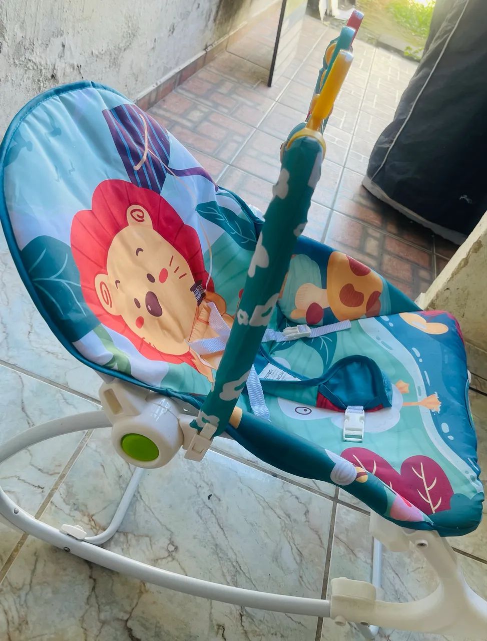 Cadeira de Balanço e Descanso com Sons Musicas e Vibrações suaves da Zippy Toys 