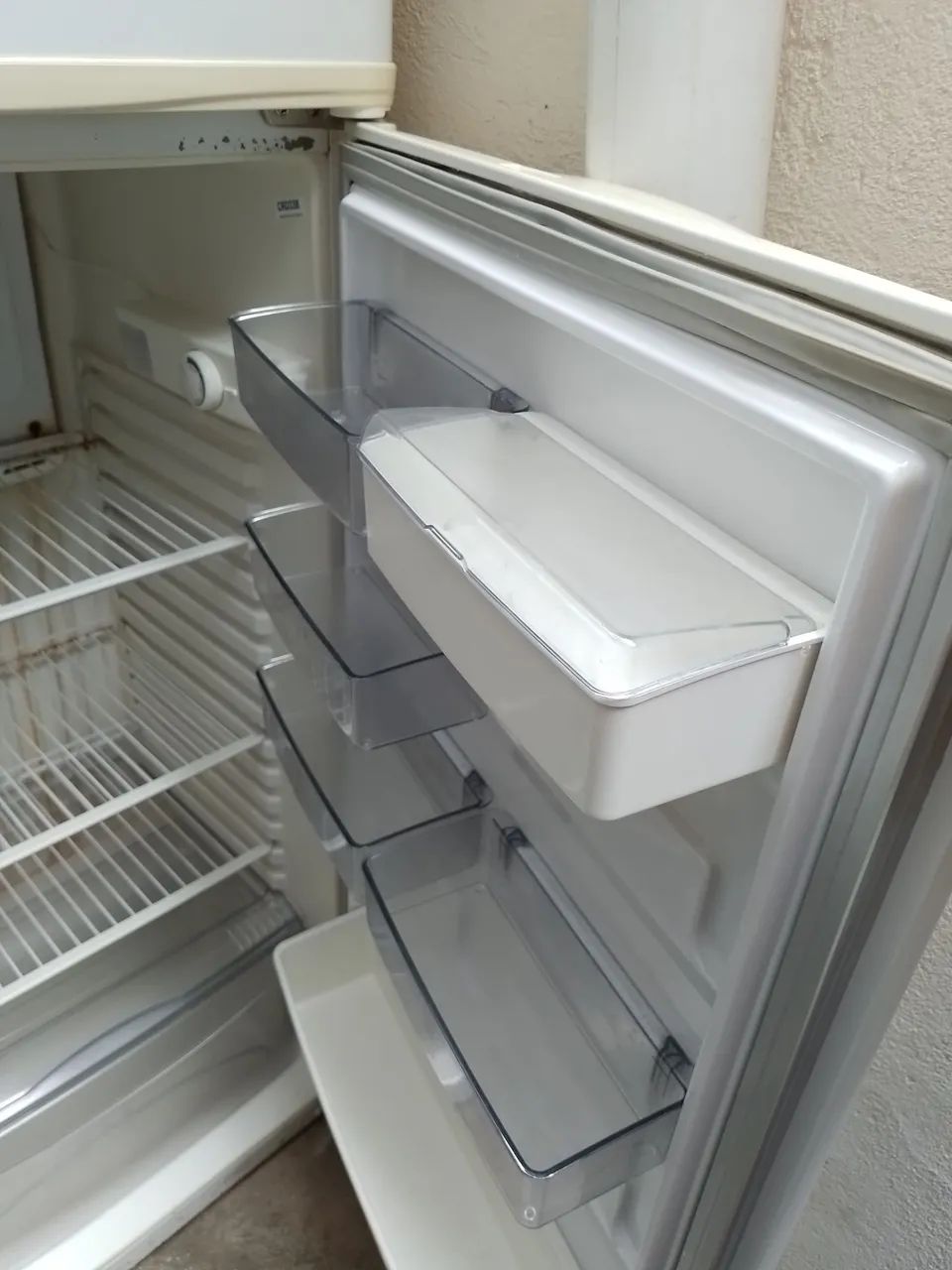 Geladeira marca consul com defeito - Foto 4