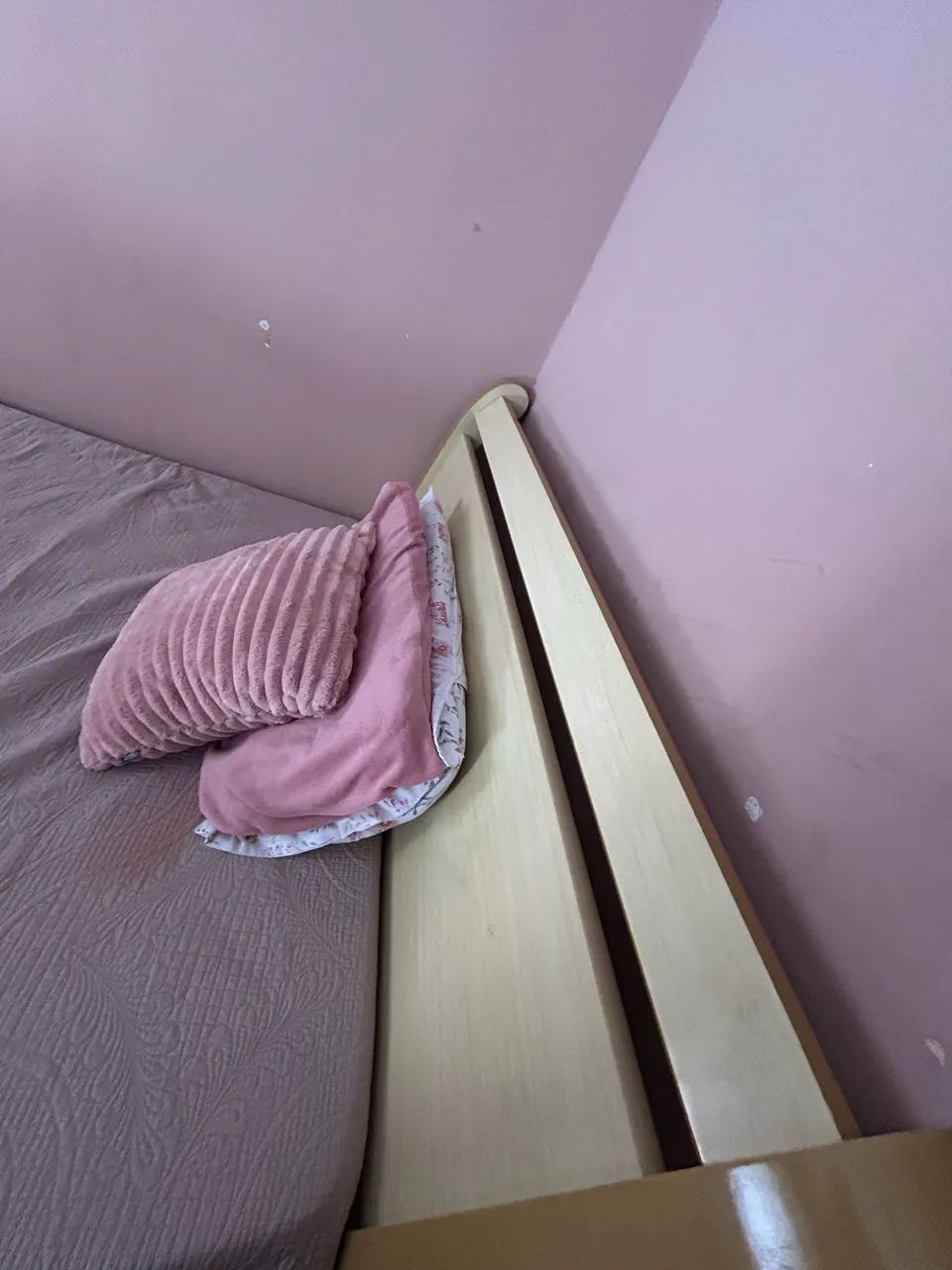 Cama De Casal com colchão 