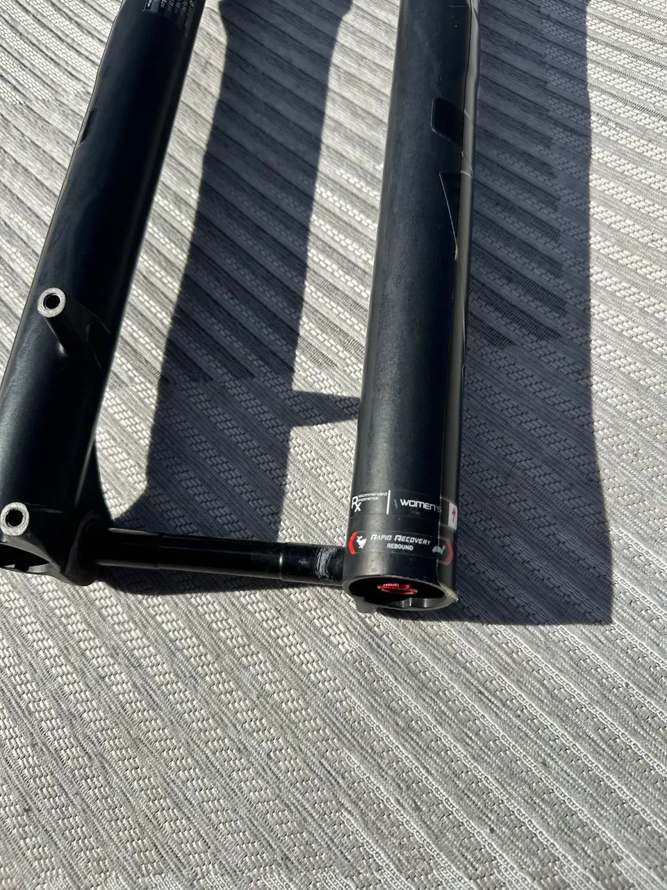 Suspensão Rockshox Reba  - Foto 4