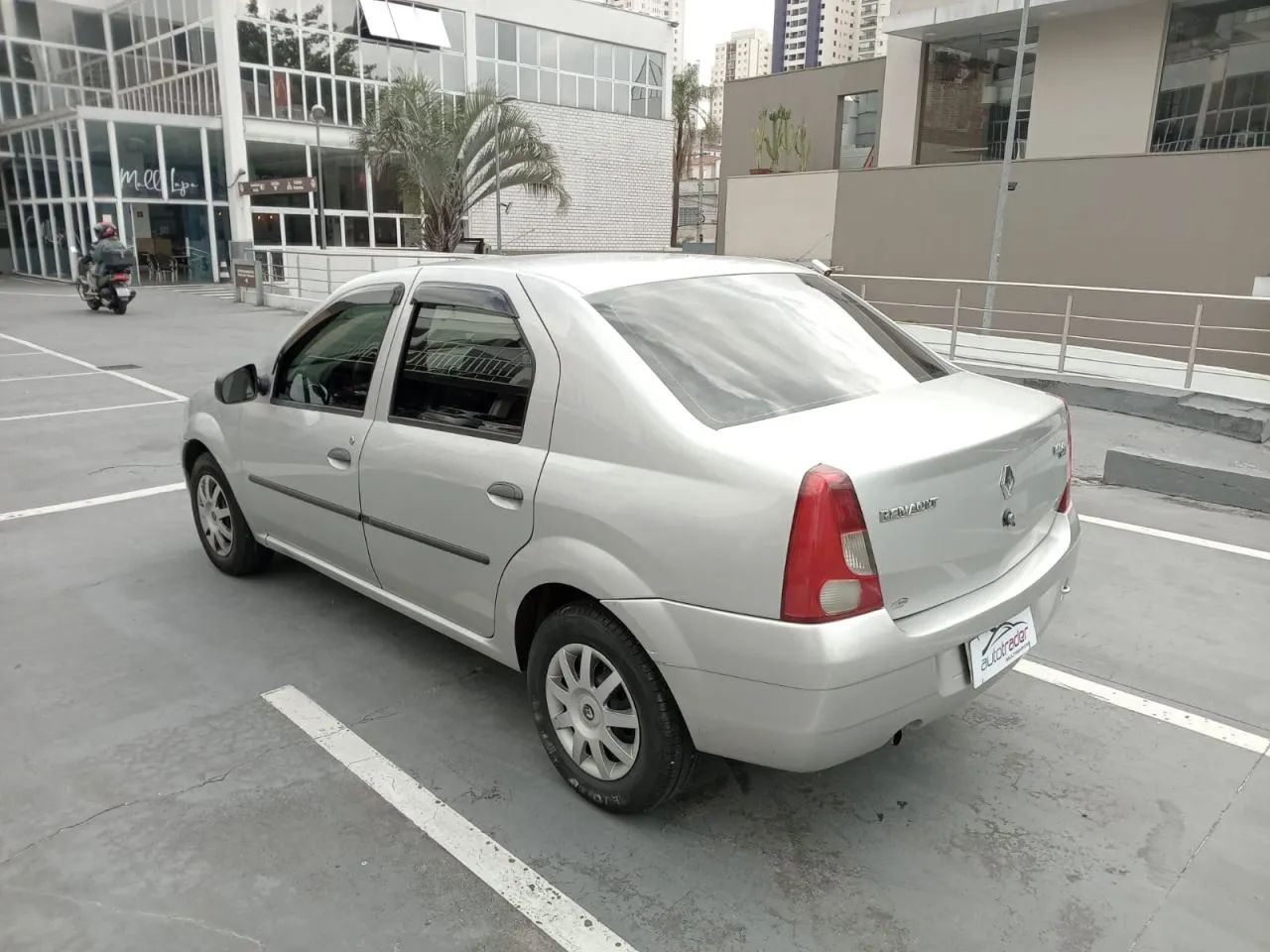 Renault Logan Expression Flex 1.0 12V 4P 2009 - Foto 5