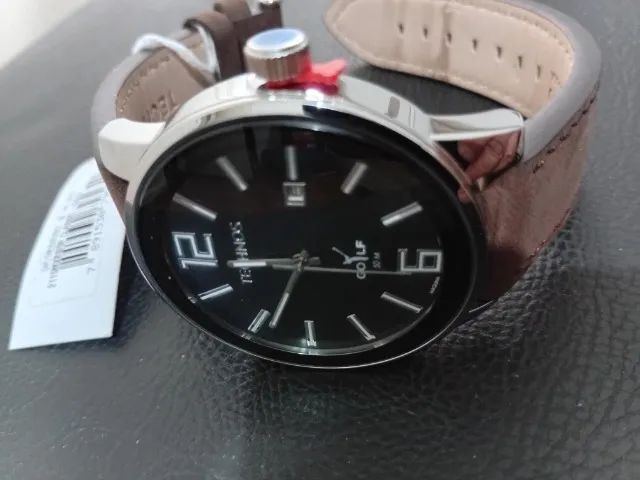 Relógio Technos Golf fundo preto pulseira couro marrom novo 