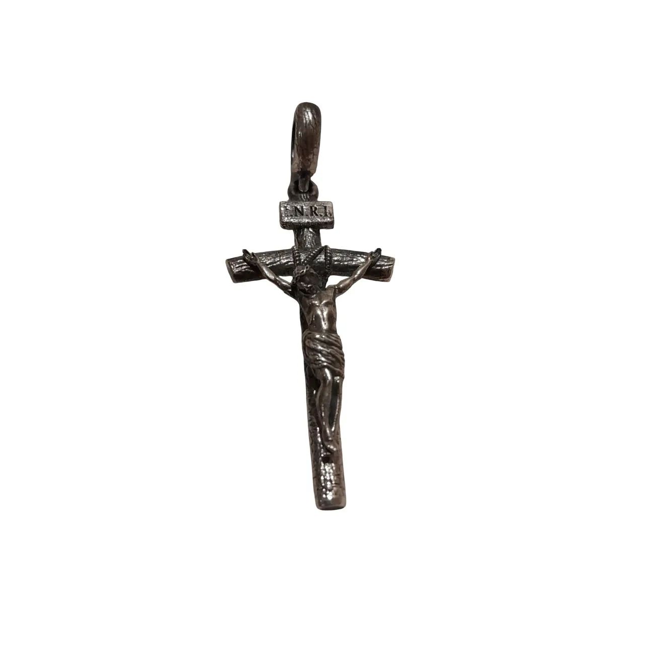 Pingente crucifixo católico em prata maciça 