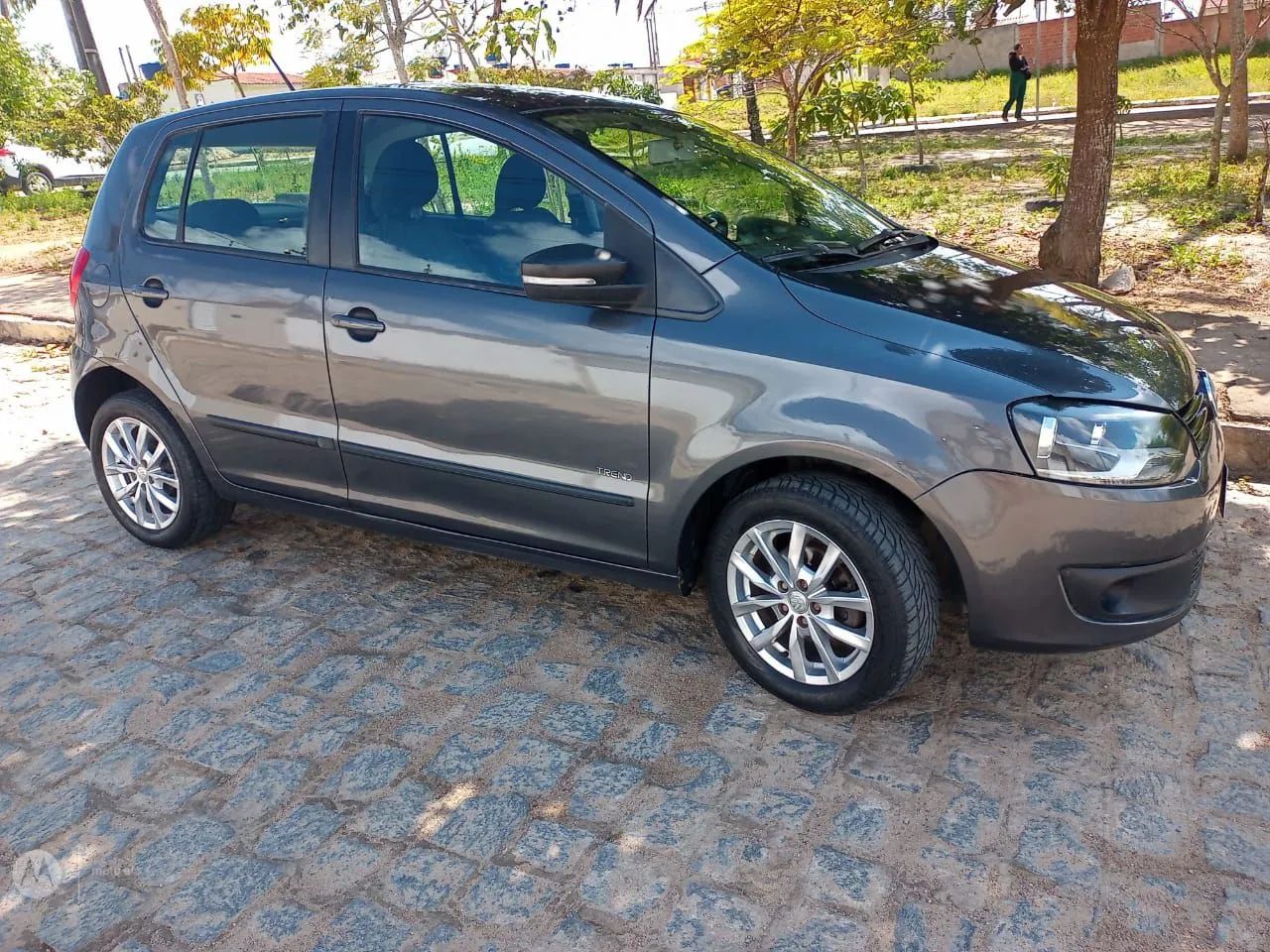 Volkswagen Fox Fox 1.0 Mi Total Flex 8V 5p 2013