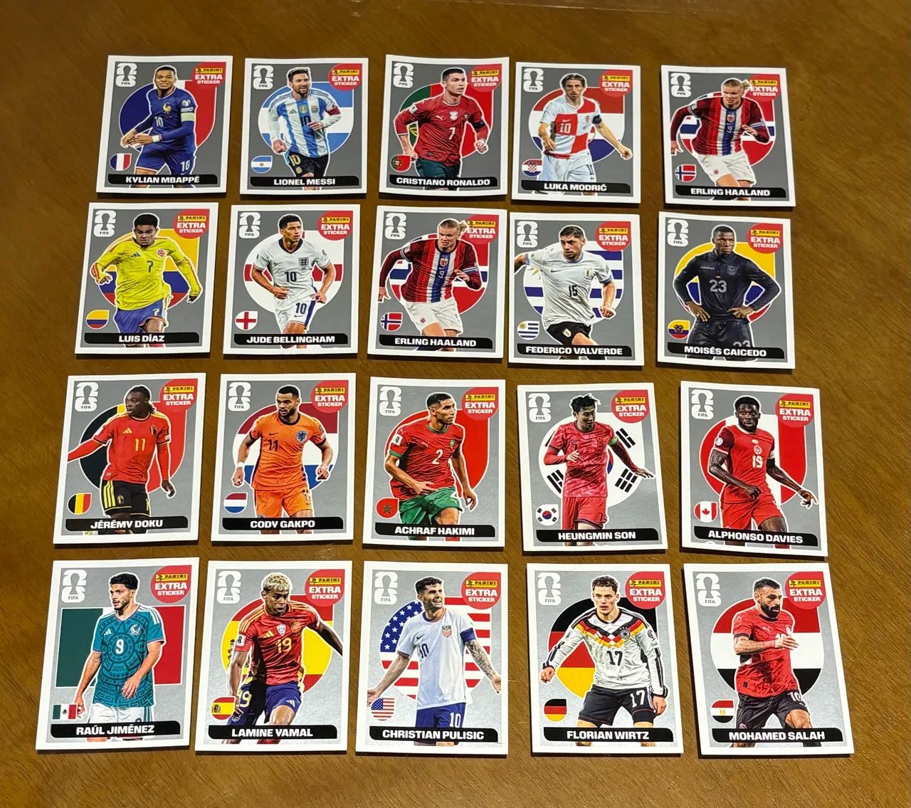 Legend Panini PRATA - R$139 a unidade. Extra Stickers Panini 2026
