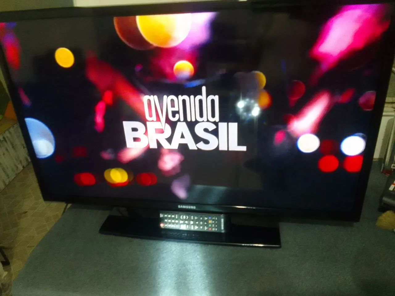 Tv sansung 32polegadas controle digital não é smart fullhd led estado muito bom com base 